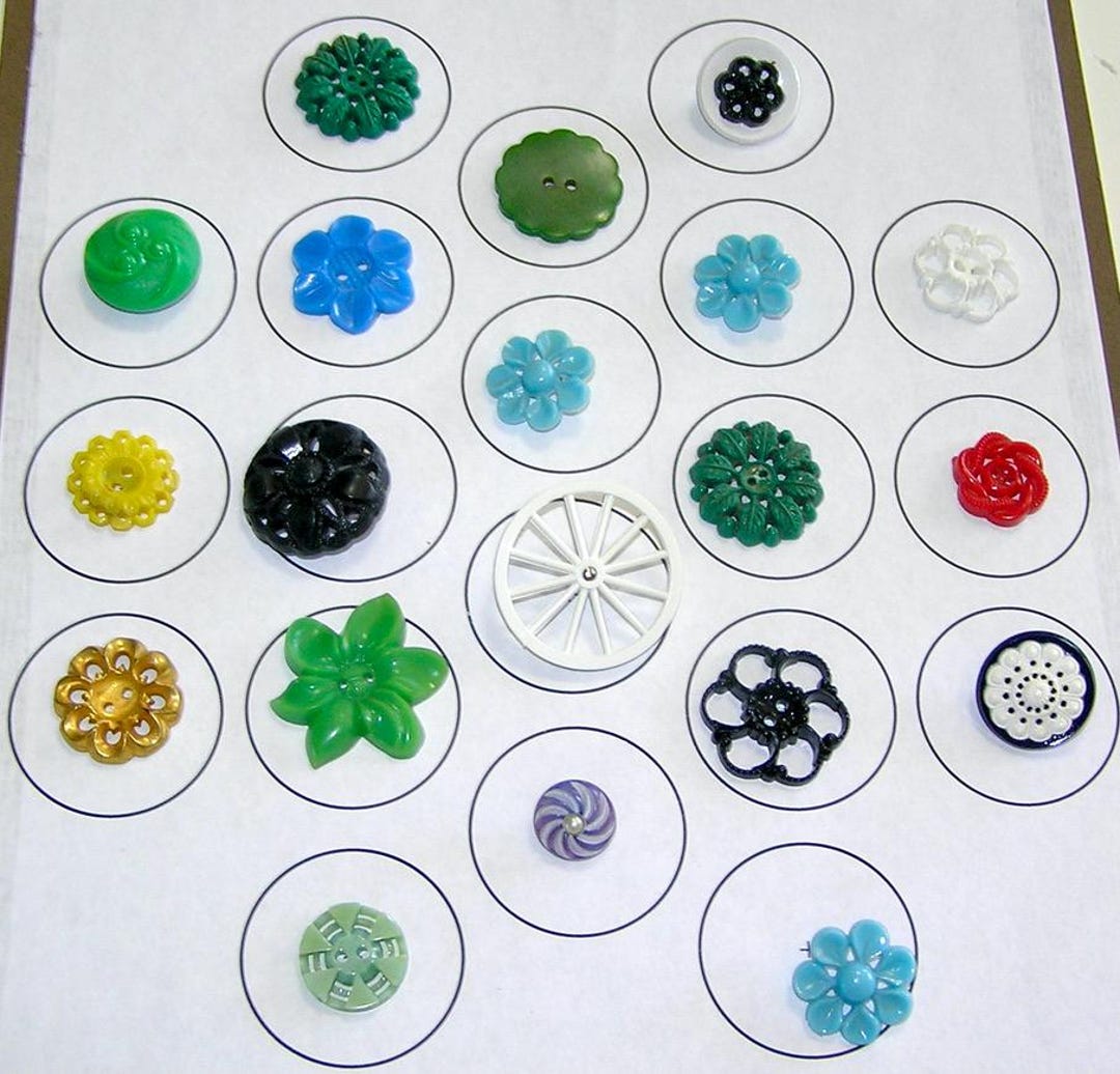 Large Lot 1950s Plastic Pinwheel/scalloped/perforated Buttons - Etsy