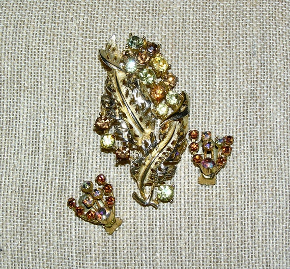 LISNER Vintage Yellow and Gold Leafy Brooch and M… - image 1
