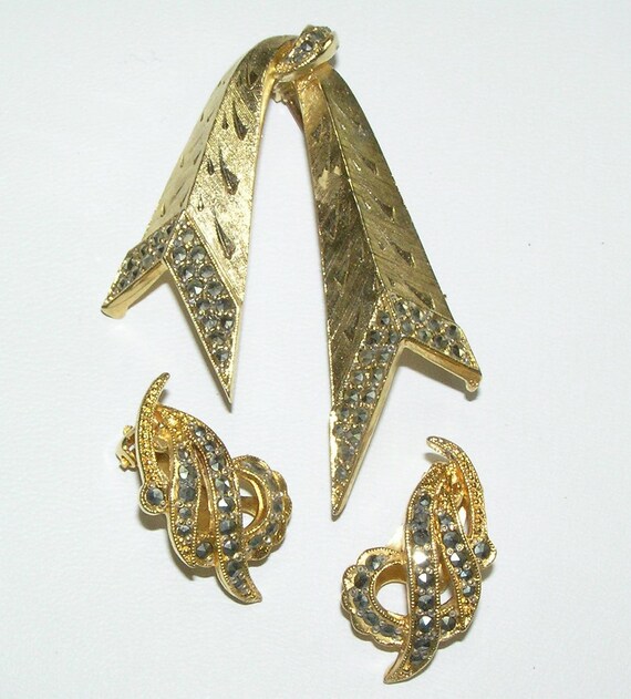 SPHINX Signed and Numbered Vintage Brooch and Cli… - image 1