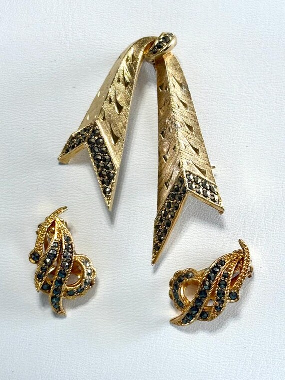 SPHINX Signed and Numbered Vintage Brooch and Cli… - image 4