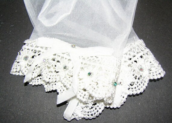 Very Lovely Sheer White Nylon Vintage Gloves with… - image 3