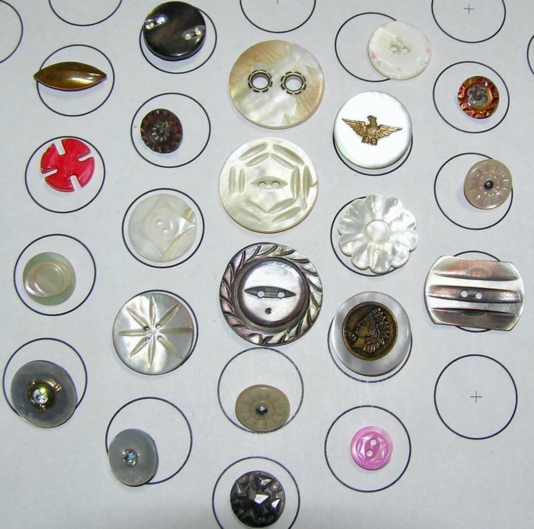 Buttons Variations Antique Shell Buttons - Lot of 22 - Pearl/abalone - Variation in Design ...