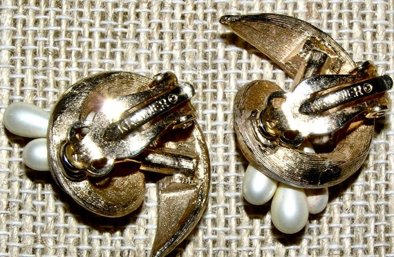 KRAMER Silver and Gold Tone Iridescent Brooch & E… - image 5