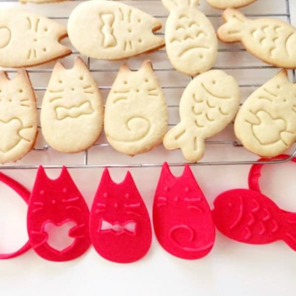 Cat Cookie Cutter and Cookie Stamp | 3D Printed Cookie Cutters | Cute Cat and Fish Design | Holiday Cat Gift
