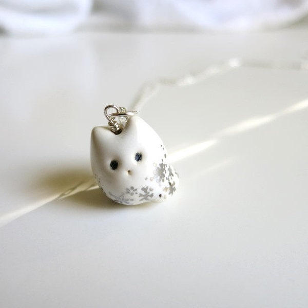 Snow Cat Necklace White Cat Jewelry Snow Flake Charm White Silver Ceramic Cat Jewelry Gift Silver Snow Flake Gift Winter Cat Jewelry