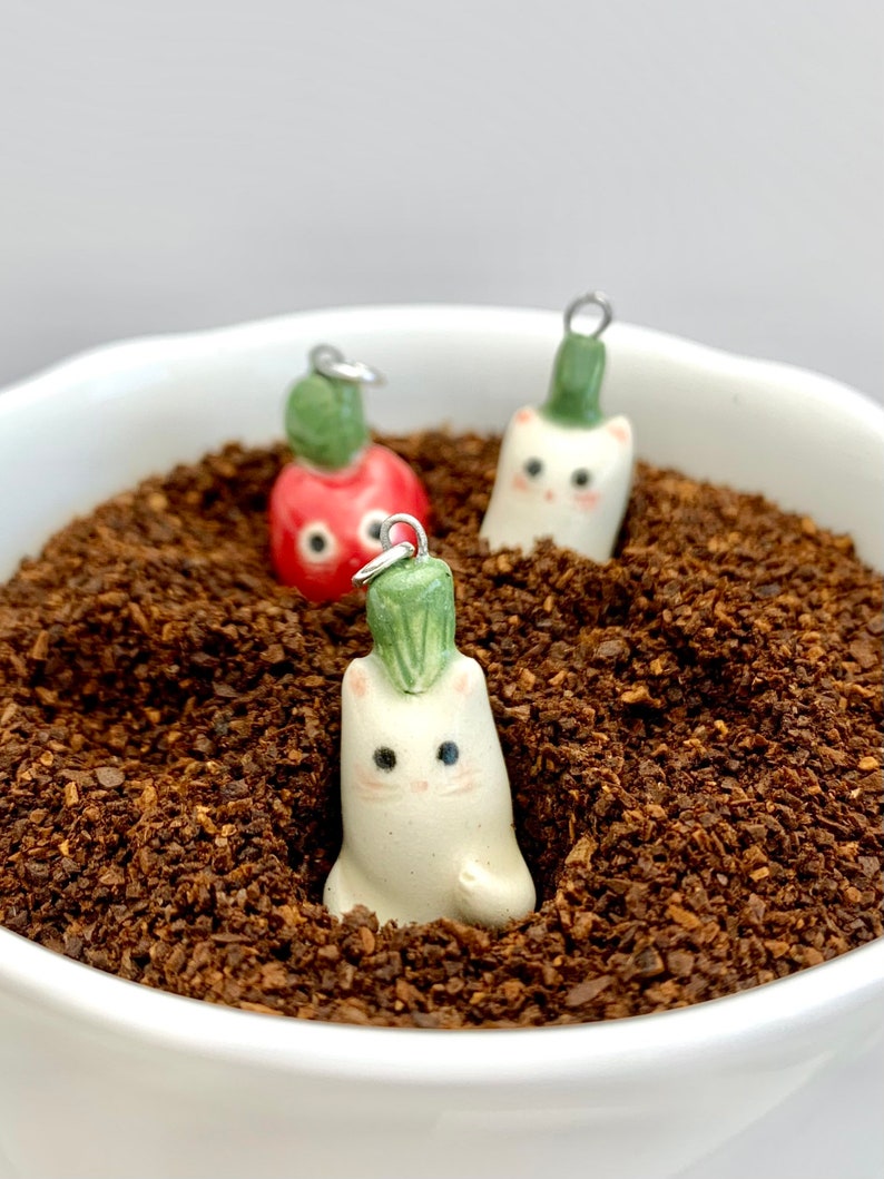 Daikon Cat Necklace, Ceramic Radish, Cat Mom Gift, Vegetable Charm 画像 1