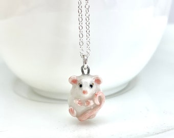 Collier petit rat blanc, cadeau pour amoureux des rats, breloque souris en céramique