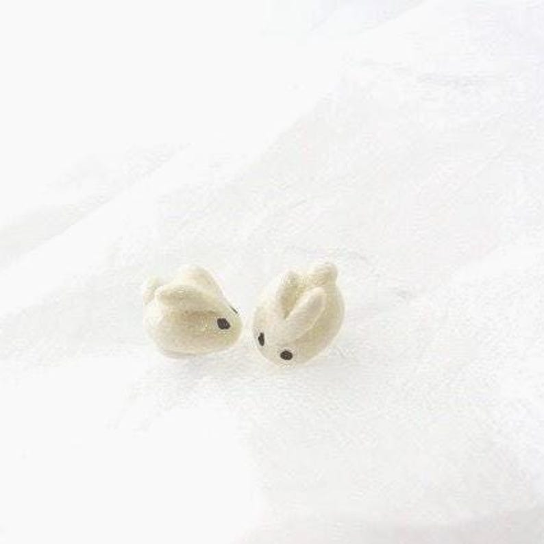 Pendientes de conejito de nieve / Regalo para amantes de los conejos / Joyas de porcelana / Pendientes blancos imagen 6