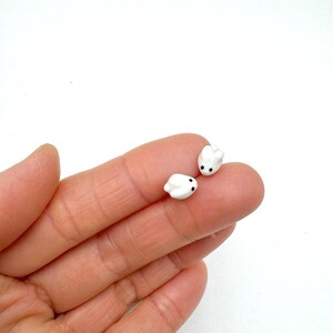 Pendientes de conejito de nieve / Regalo para amantes de los conejos / Joyas de porcelana / Pendientes blancos imagen 4