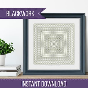 Puede incluir: Patrón de bordado blackwork enmarcado, de forma cuadrada, con intrincados diseños geométricos en verde oliva sobre fondo blanco. El marco es azul oscuro. Se ven los textos "BLACKWORK" e "INSTANT DOWNLOAD".