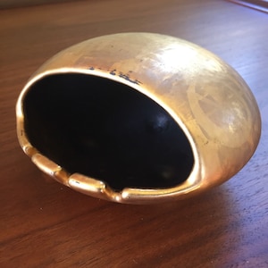 Sascha Brastoff Midas Pattern - Vintage MCM Sascha Brastoff Gold Overlay Midas Pattern Spaceship Ashtray
