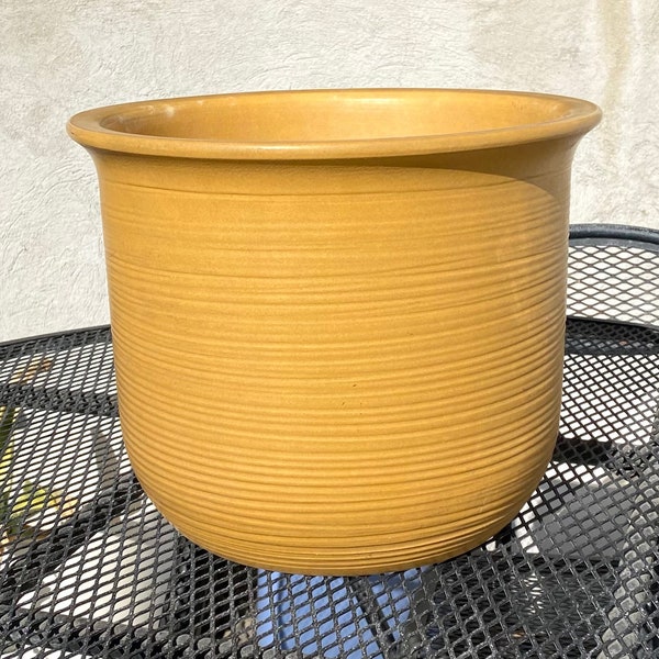 Gainey U-12 Ringed Planter Pot - Vintage Mid Century Modern Architectural Pottery by Gainey Ceramics La Verne CA.