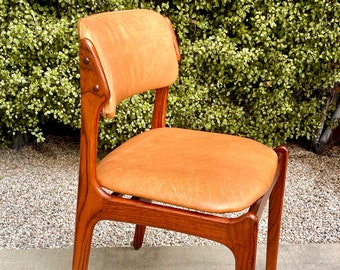 Erik Buch Model#49 Chair for Oddense Maskinsnedkeri / O.D. Mobler Rosewood with Leather Desk or Dining Chair Denmark