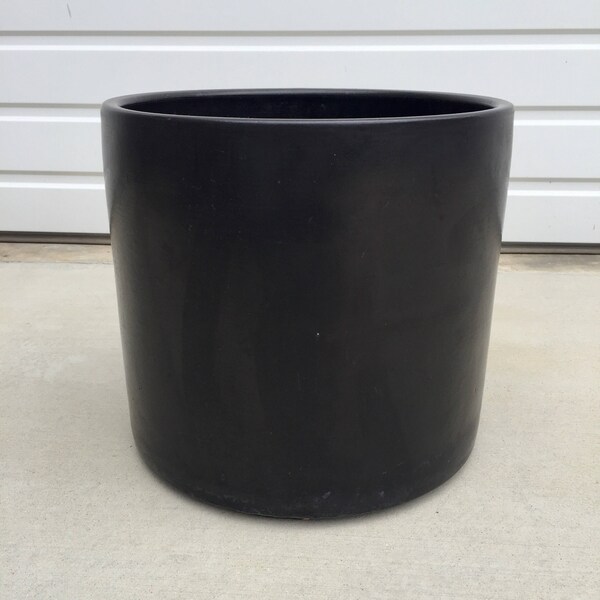 Large Vintage Gainey Ceramics Planter Pot AC12 Matte Black