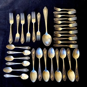 Style Louis XV Flatware Vintage 33 Assorted Stainless Steel Pieces Silverware Tableware
