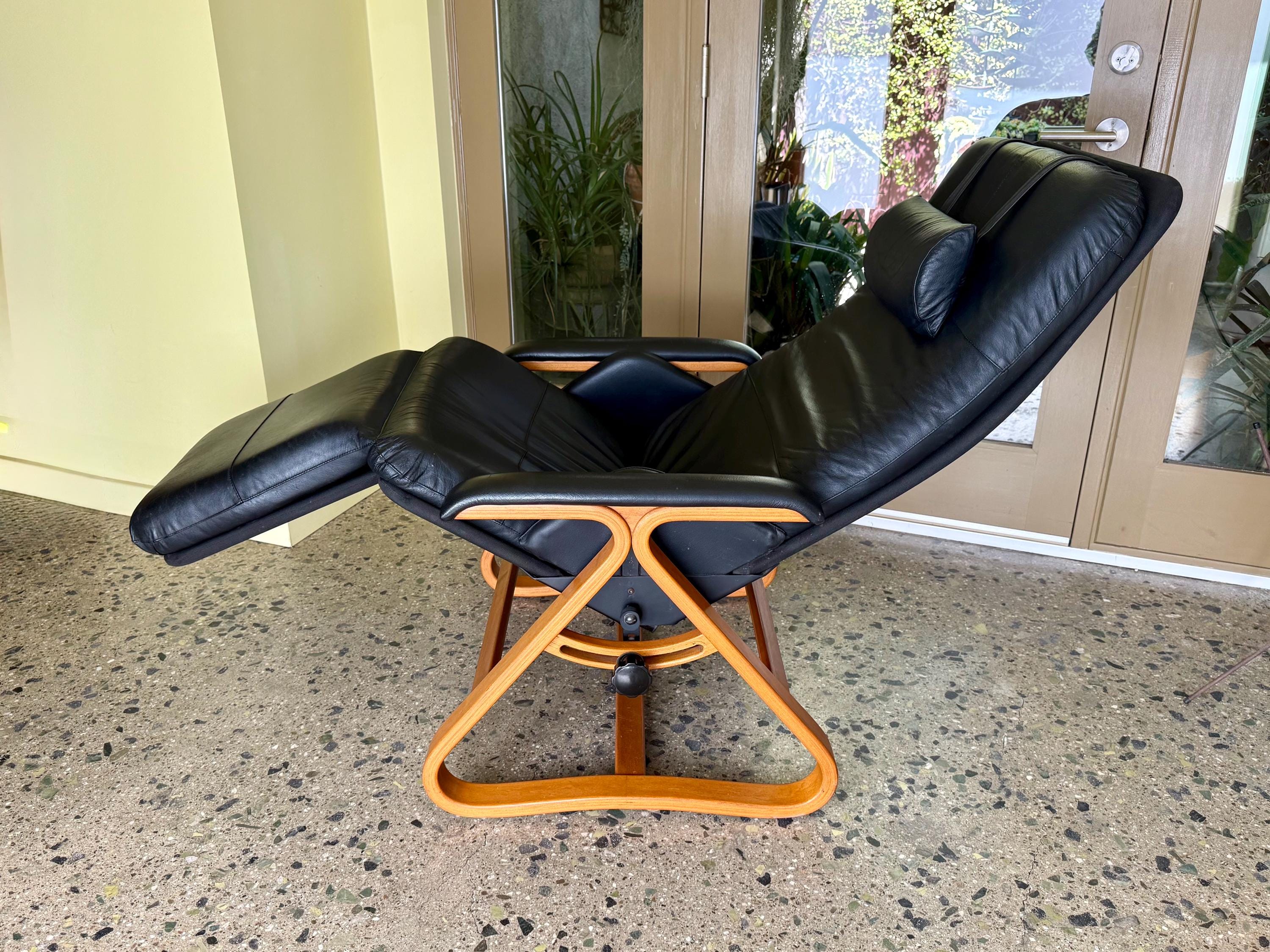 Nepsco Backsaver Bentwood Frame Reclining Chair With Black Leather