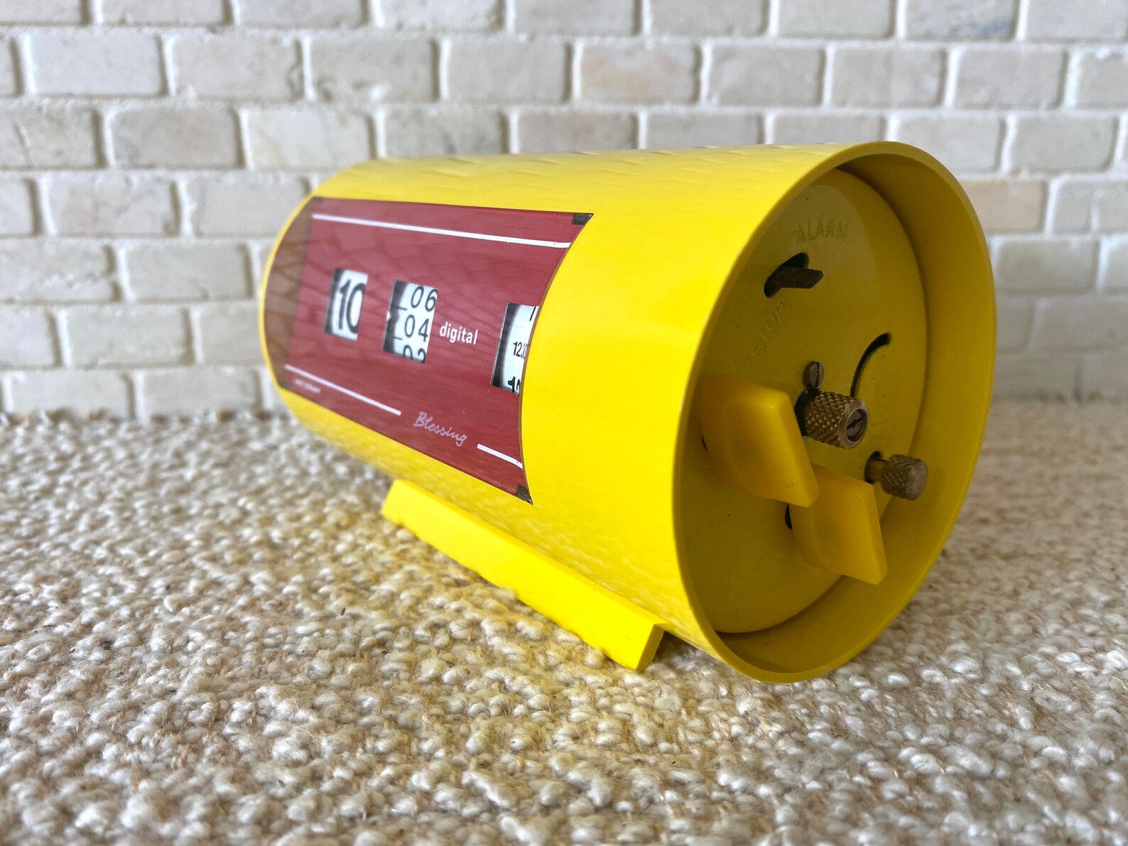 blessing-space-age-wind-up-clock-vintage-1960-s-blessing-etsy