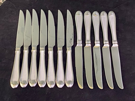 Oneida Satin Garnet Set of 7 Steak Knives and 5 Dinner Knives 