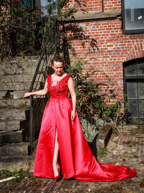 Kolonel Reusachtig werkzaamheid Rode lange jurk met trein voor spleet jurk bruiloft rode - Etsy Nederland