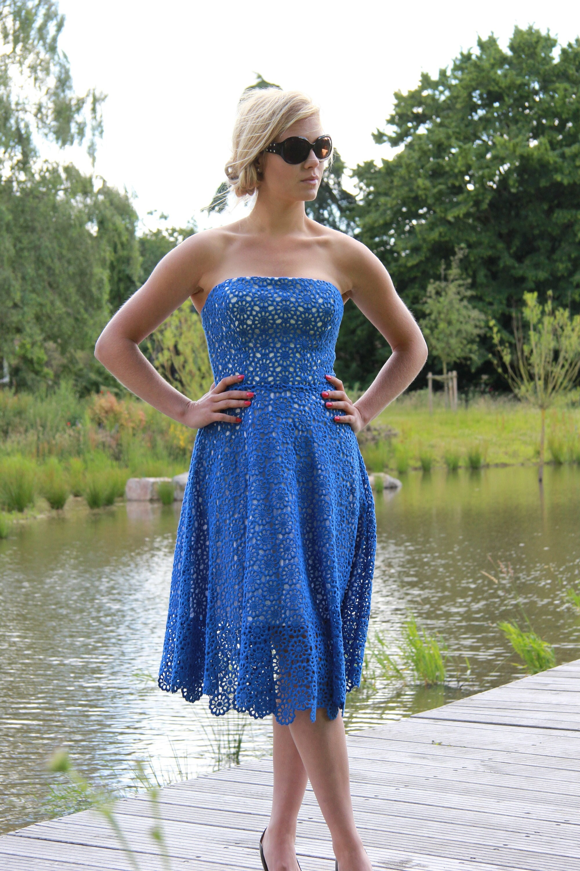 Blue strapless midi dress hotsell