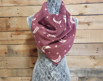 Écharpe d'hiver Luxe Fleece Bandana, lune et étoiles, rougeâtre