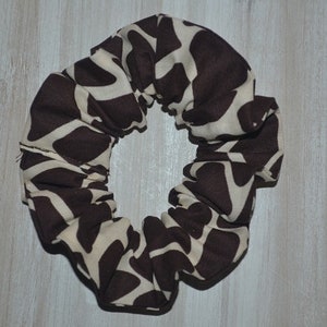 Animal Print SCRUNCHIE / Giraffe Scrunchie / Hair Accessories/ Hair Ties / Pony Tail Elastic Band / Girl Hair Accessory /Hair Scrunchies