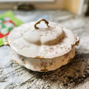 Antique Brownhills Pottery Company 1872-96. Collectible Covered Serving Dish. Unique Gift. Covered Casserole. Lidded. Shabby Chic Pottery