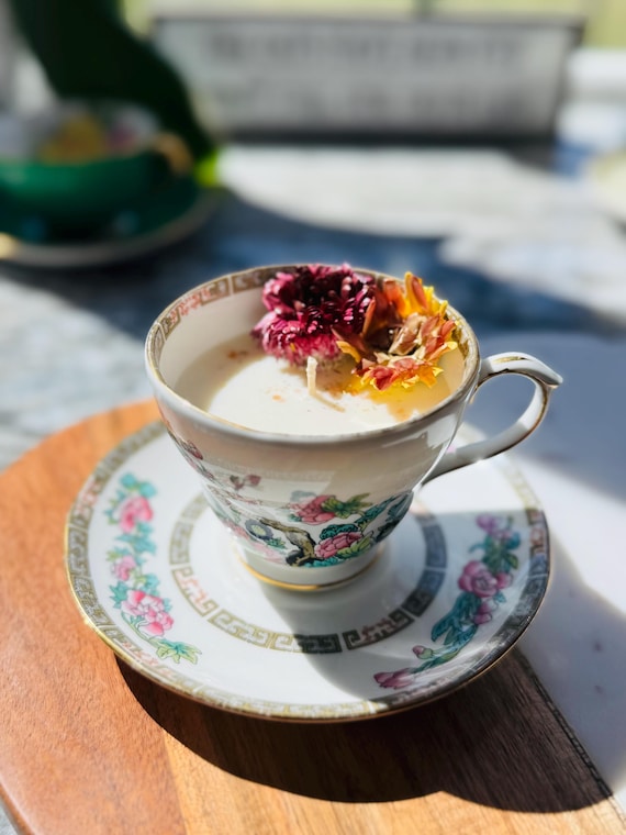 Lavender Wisteria Aromatherapy Vintage Teacup Candle. Natural Soy Essential Oil Hand-Poured Candle. Duchess Indian Tree Pattern. Room Decor.