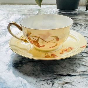 Yellow Lily Teacup - Etsy