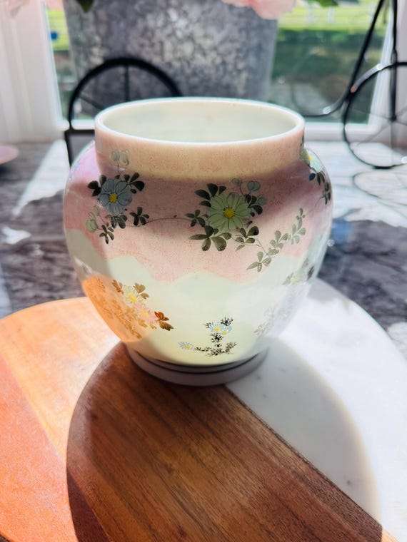 Vintage Jingdezhen Porcelain Floral Jar: Hand-Painted Chinoiserie Vase