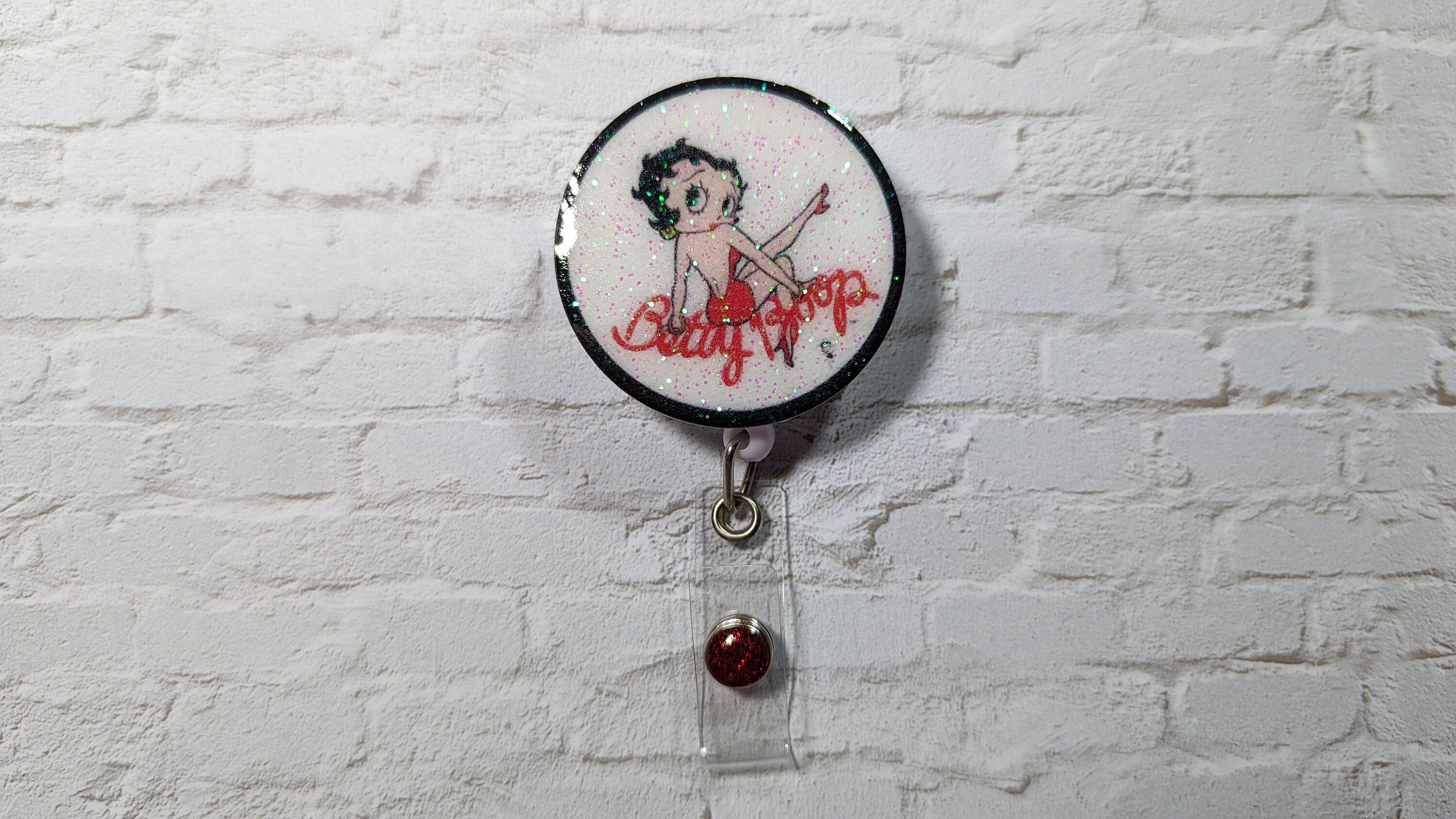 Betty Boop Sassy Flowers Heart Lanyard Retractable Reel Badge ID Card Holder  : : Office Products