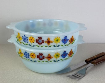 Pair Of White Pyrex Casserole Bowls Stackable 1970s