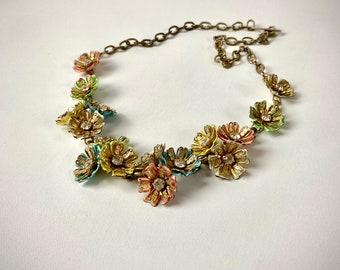 Stunning 1950s Vintage Floral Garland Choker Necklace.