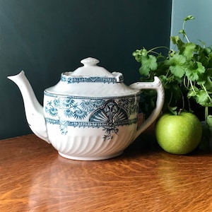 Tea pot Victorian In Queen Anne pattern Aesthetic Movement Design by Ceramic Art Co. Ltd Stoke on Trent England Antique