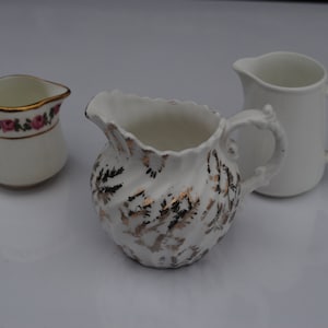 Trio of pretty English Creamer jugs circa 1930&#39;s to 40&#39;s collectables