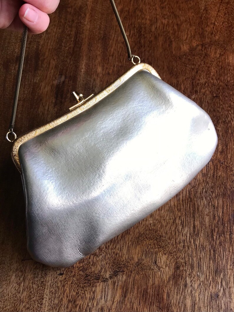 1950s Gold Evening Bag with Enamelled Hand mirror Vintage Clutch Bag Evening Bag Hand Bag Rockabilly Pin Up Girl image 4