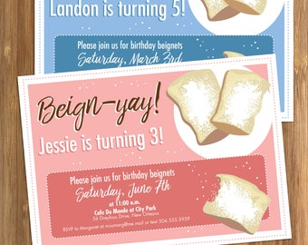 Puede incluir: Dos invitaciones de cumpleaños con temática de beignets. Una es azul claro con el texto "Beign-yay! ¡Landon cumple 5 años!" y la otra es rosa con "Beign-yay! ¡Jessie cumple 3 años!". Ambas presentan ilustraciones de beignets.