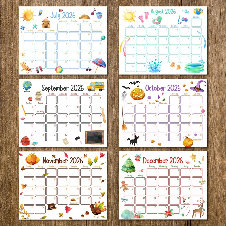 Peut inclure: Six calendriers aquarelles saisonniers pour 2026, chacun repr&eacute;sentant un mois diff&eacute;rent avec des illustrations th&eacute;matiques. Les mois incluent juillet, ao&ucirc;t, septembre, octobre, novembre et d&eacute;cembre. Chaque calendrier a une mise en page en grille avec les dates et les jours de la semaine.