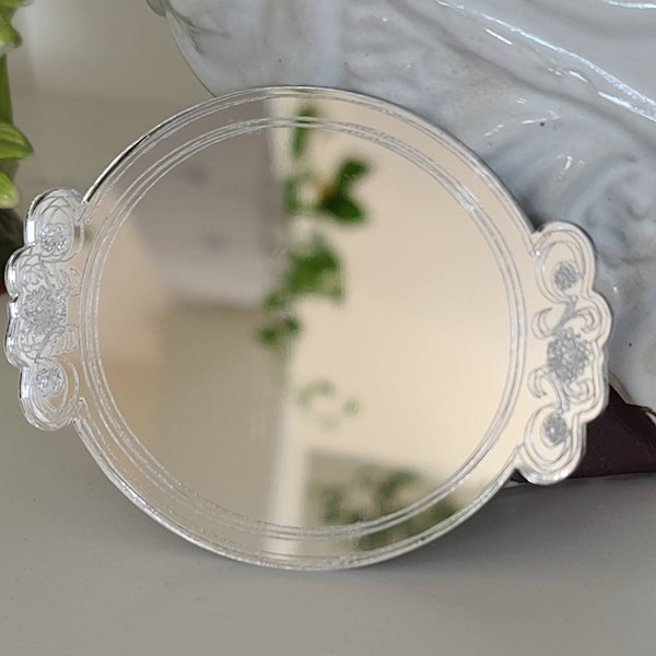 Dollhouse Aged chippy Decoritve Mirror, Minature Oval Mirror. Dollhouse decor.