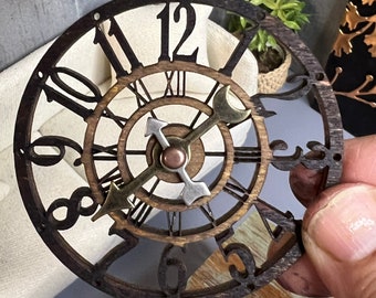 Mini pendule hout, vintage - Unieke Vintage & Curiosa Vondsten Online | Curiosa de Vlinder