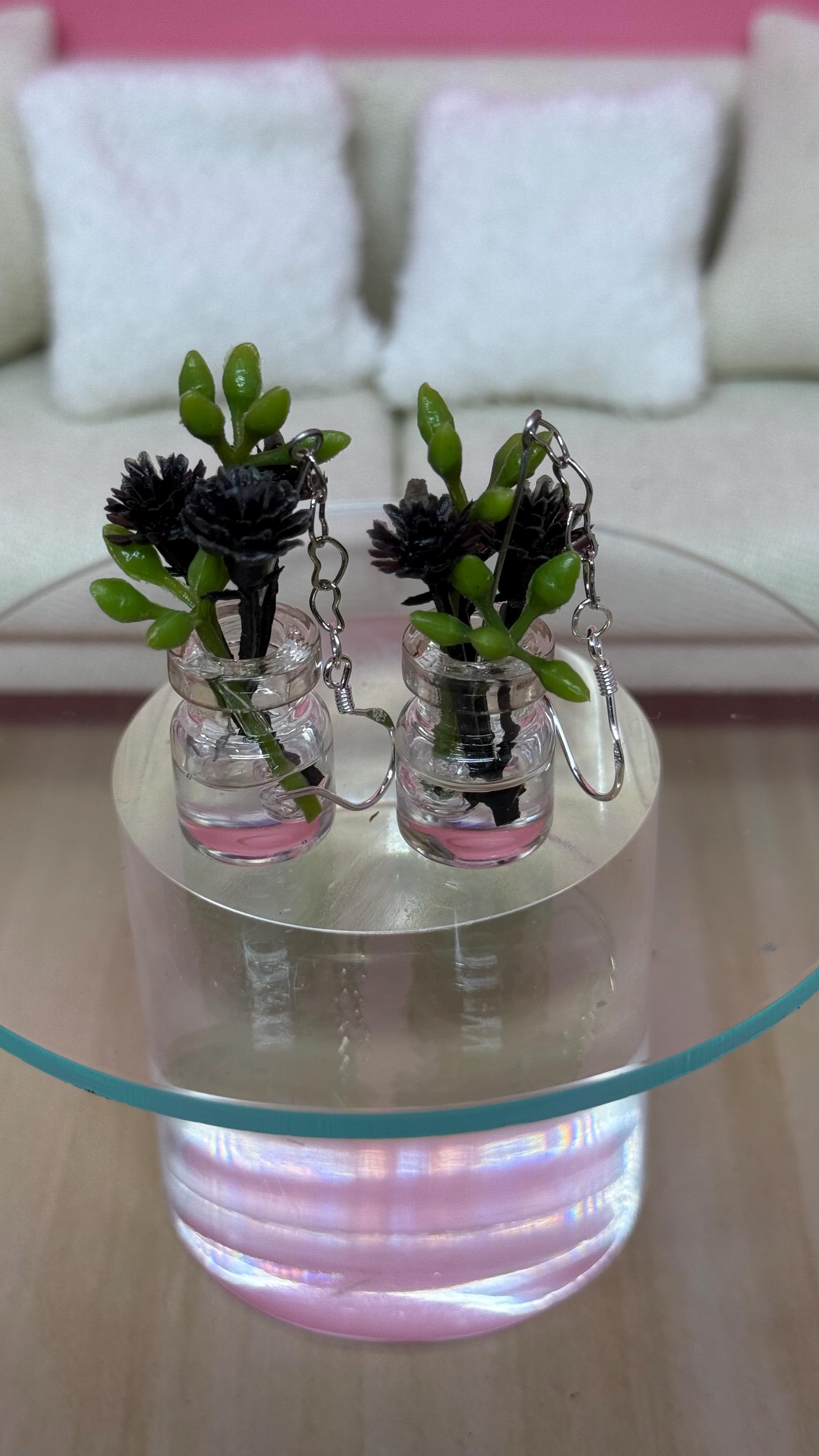 ミニチュアガラスの花瓶のイヤリング - Etsy 日本