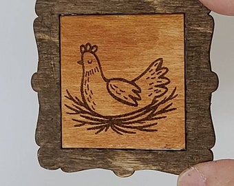 Miniatur-Puppenhaus-Bild Laser-cut Holzbild handbemalt und gebeizt Huhn Hahn