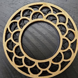 Miroir double tournesol en bois festonné pour maison de poupée. image 3