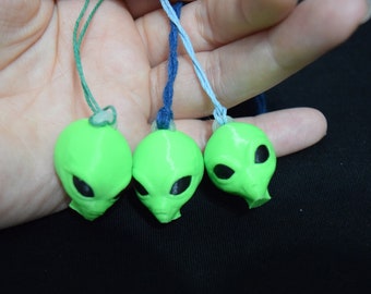 Set of three alien head necklaces, friendship charm necklaces pendant unique martian extra terrestrial scifi gift idea friend group Green