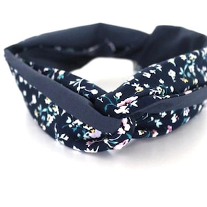 Diadema larga rígida con flores azules