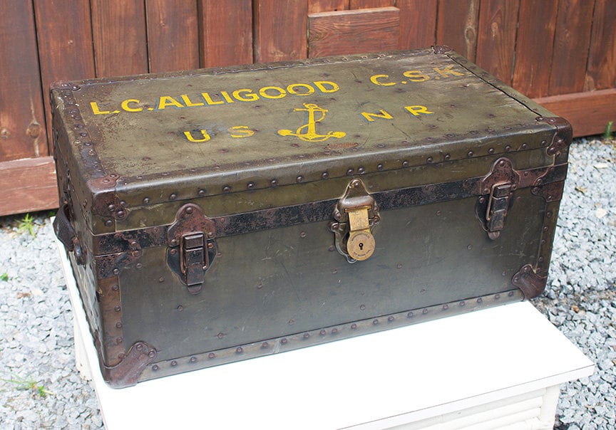 VINTAGE MILITARY ARMY FOOT LOCKER OFFICIAL W/ INSIDE TRAY — Extreme Antique  Hunters