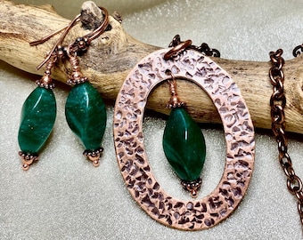 Green Aventurine Copper Jewelry Set: Hammered Oval Pendant Necklace, Earrings
