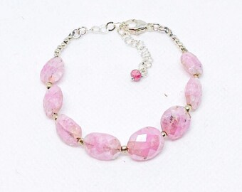 Pink bracelets for women. Rose Quartz bracelet. handmade jewelry OOAK. bangle bead bracelet. semiprecious stone bracelet. gift for friend
