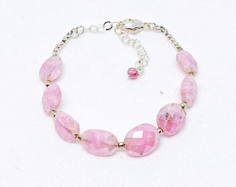 Pink bracelet for women rose quartz bracelet handmade jewelry OOAK bangle bead bracelet semiprecious stone bracelet gift for friend gift