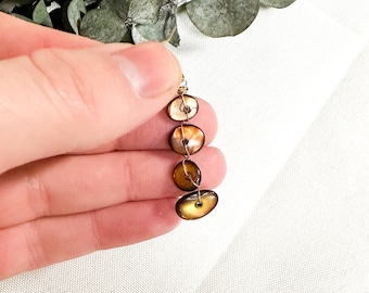 Pendiente de concha, pendiente de abulón marrón, joyería de concha natural, regalos para mujeres, pendiente hecho a mano, joyería náutica hecha a mano, regalo para mamá, hermana.